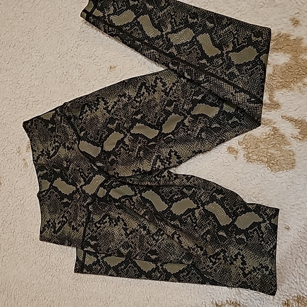 BuffBunny Snakeskin Leggings